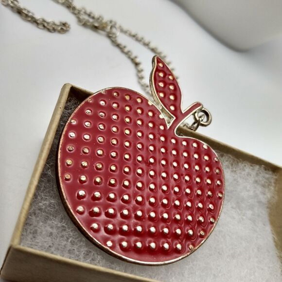 TeachersĀ petā appleānecklace - Picture 2 of 3